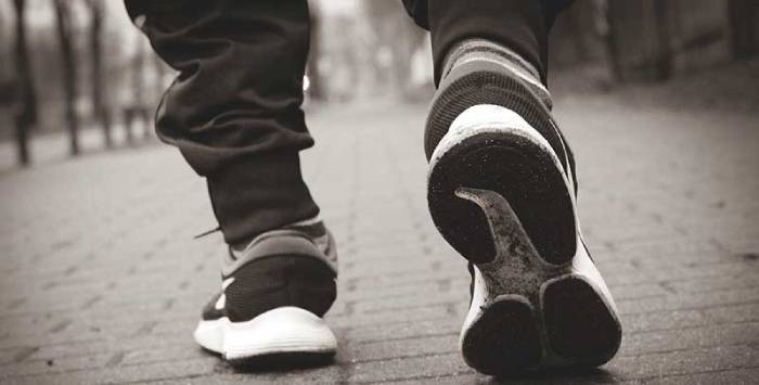 Best-Walking-Shoes-for-Wide-Feet